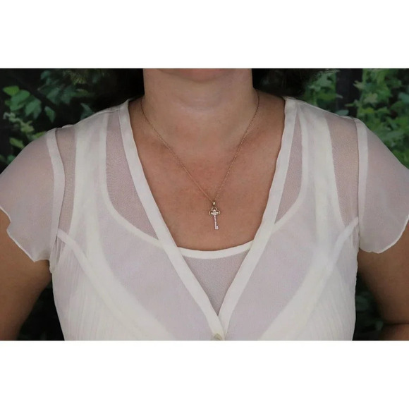 Pendant Only 10k Yellow Gold Cubic Zirconia Key Pendant - Picture 2 of 6